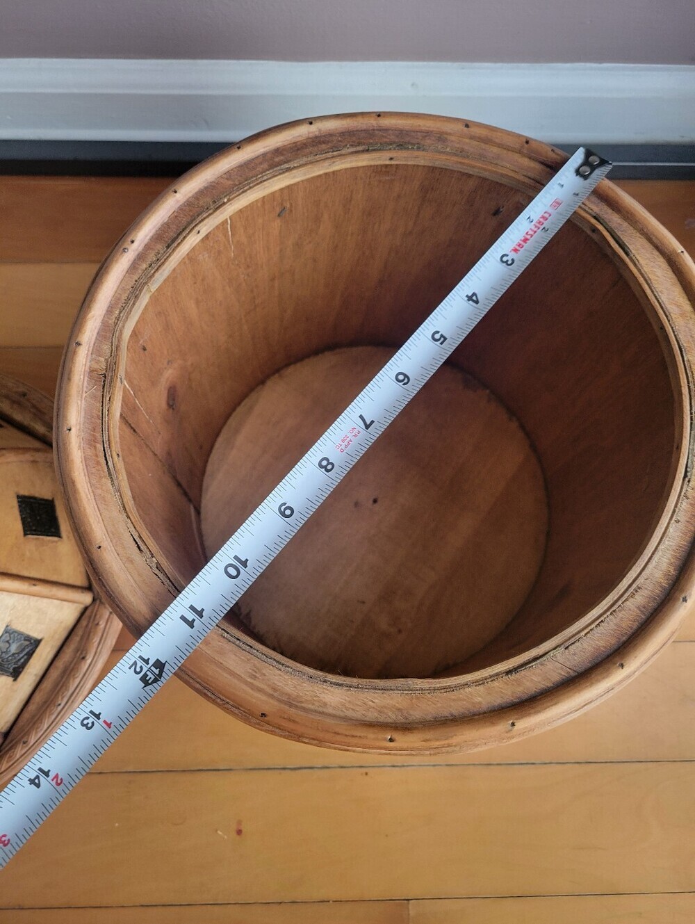 RARE VINTAGE WOODEN BUCKET CANISTER CYLINDER SHAPE LID DESIGN FLOWERS METAL 15.5 - Picture 10 of 16